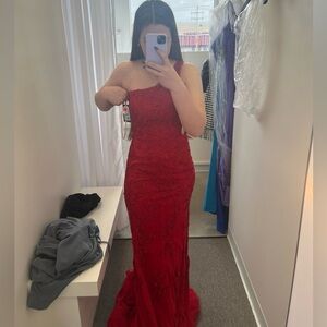 Red size 4 Faviana Prom dress